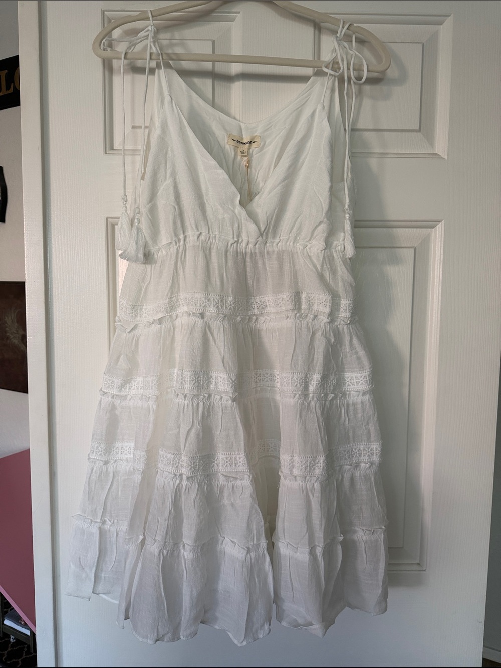 eesome White Tiered Tie-Shoulder Mini Dress